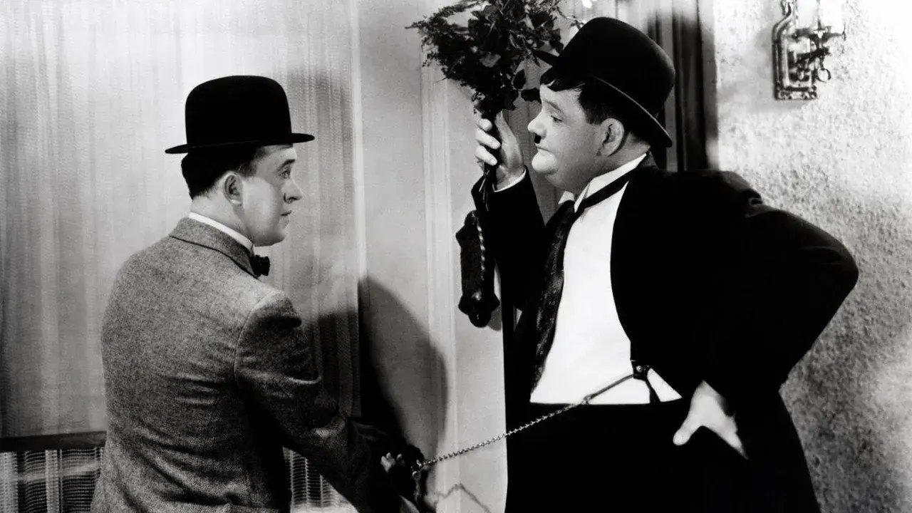 فیلم جفت دو (Twice Two 1933)