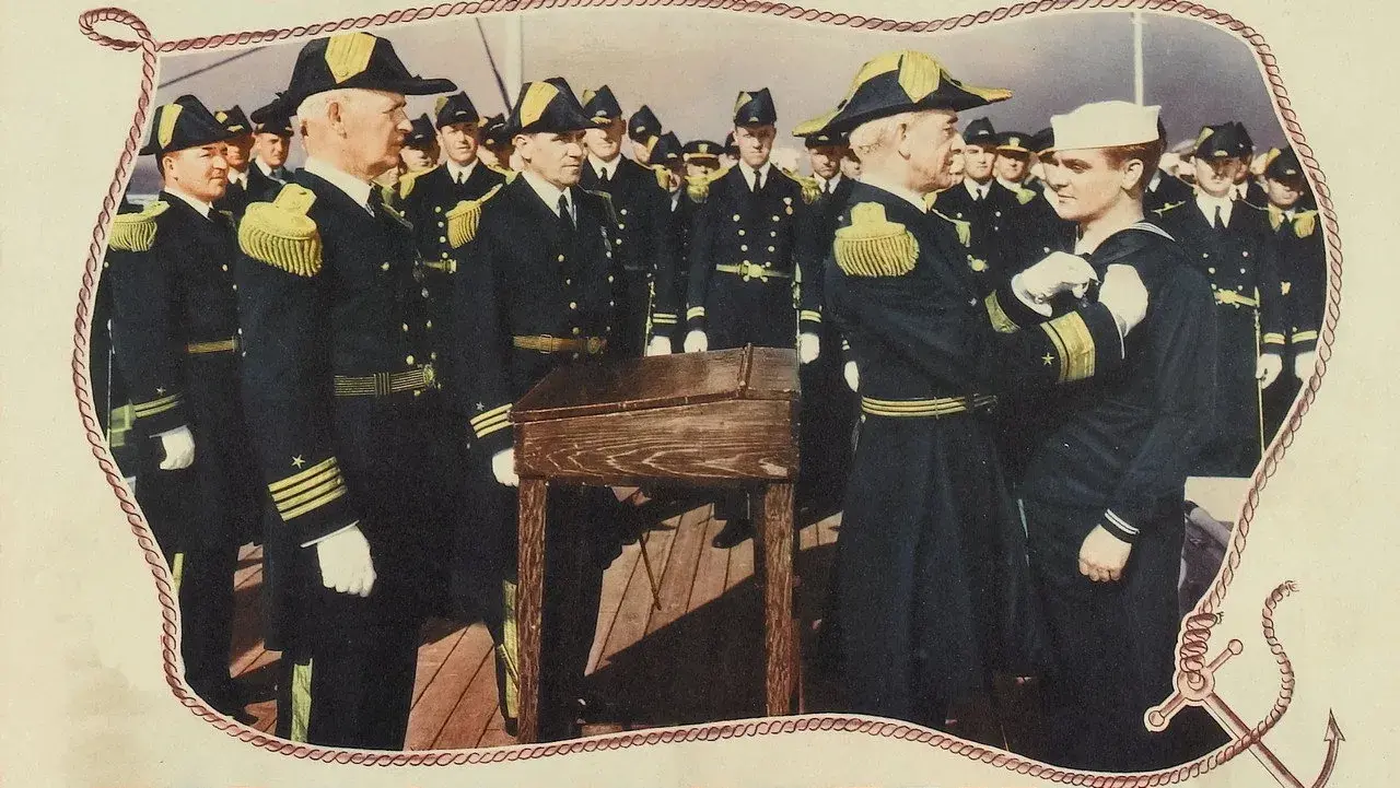 فیلم نیروی دریایی از راه میرسد (Here Comes the Navy 1934)