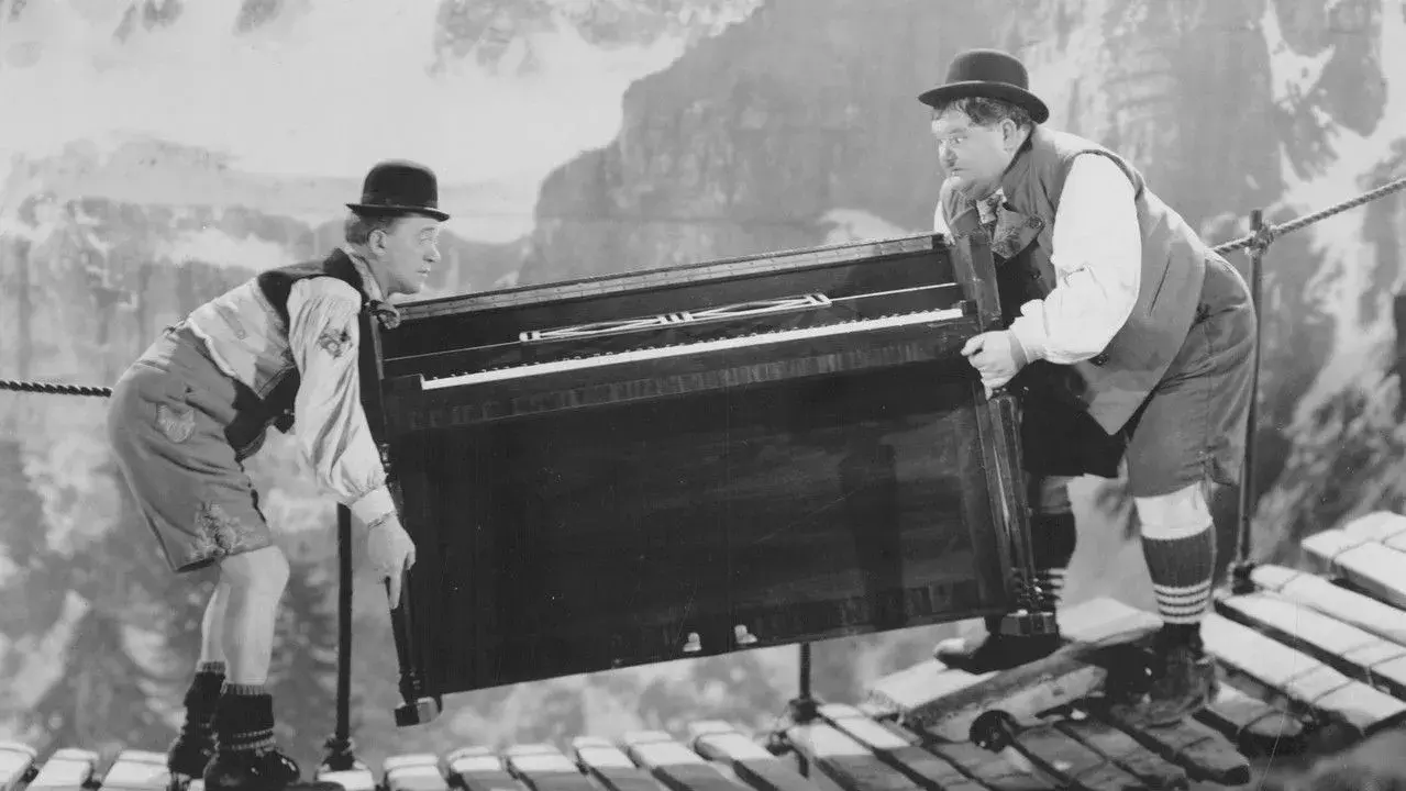 فیلم خانم سوئیسی (Swiss Miss 1938)