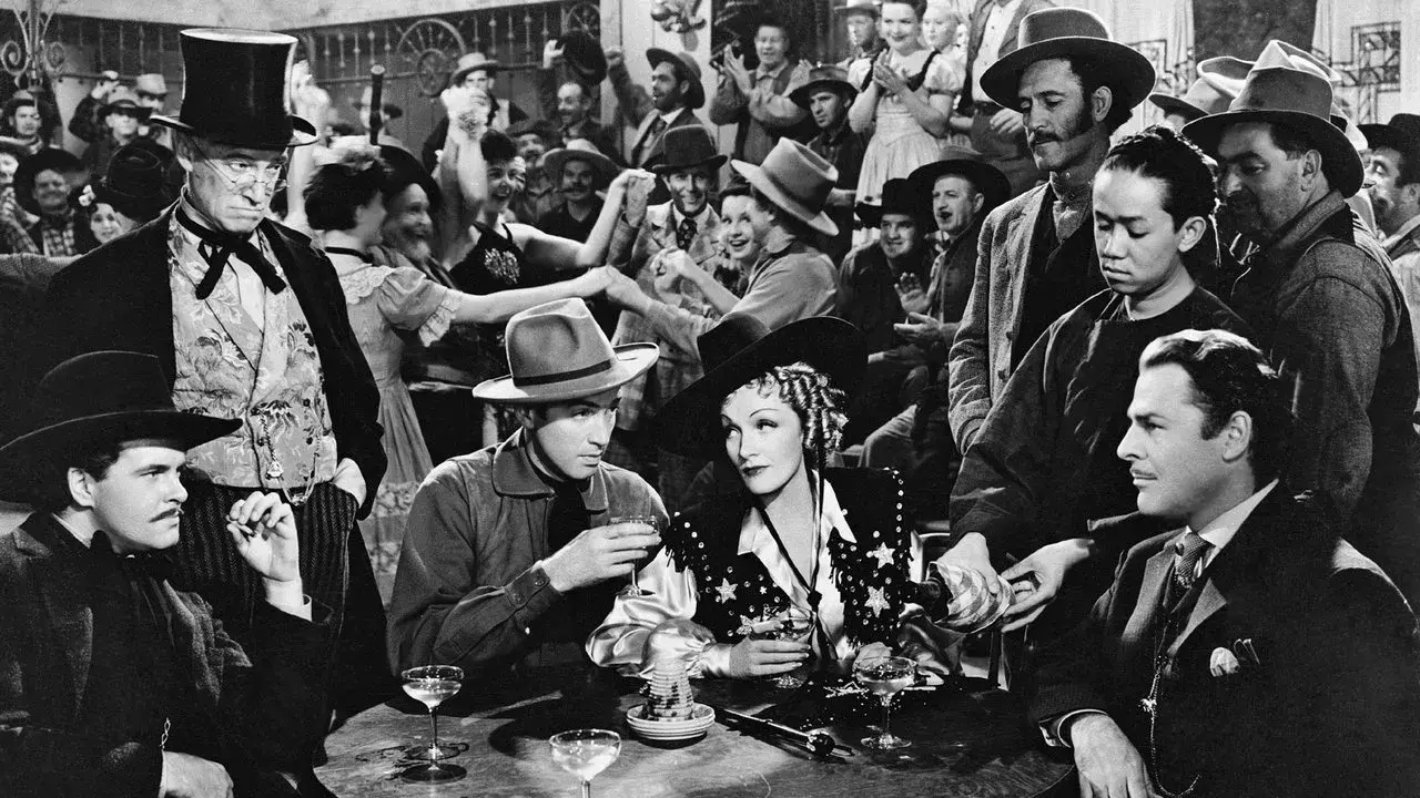 فیلم دستری دوباره می‌راند (Destry Rides Again 1939)