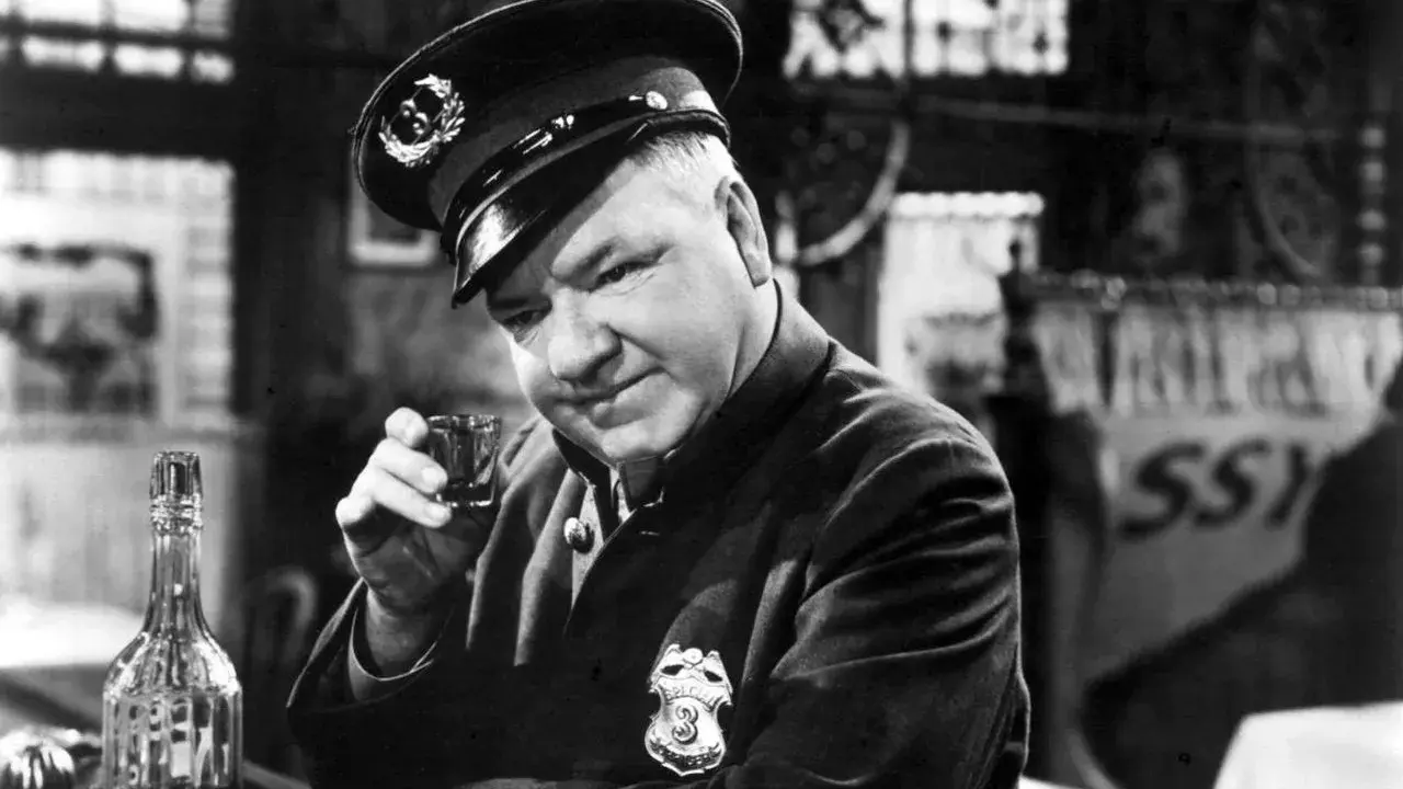 فیلم کارآگاه بانک (The Bank Dick 1940)