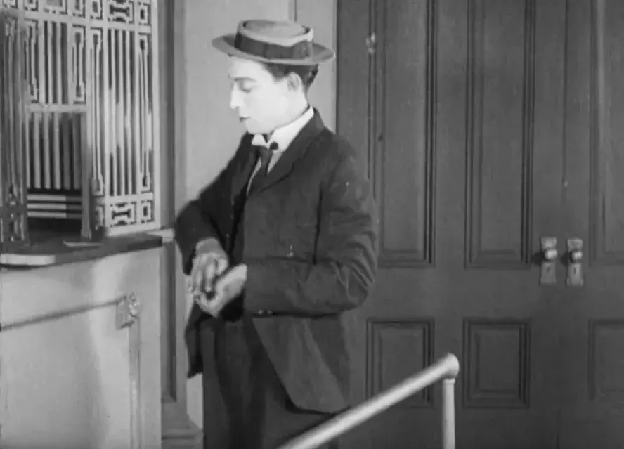 فیلم تماشاخانه (The Play House 1921)
