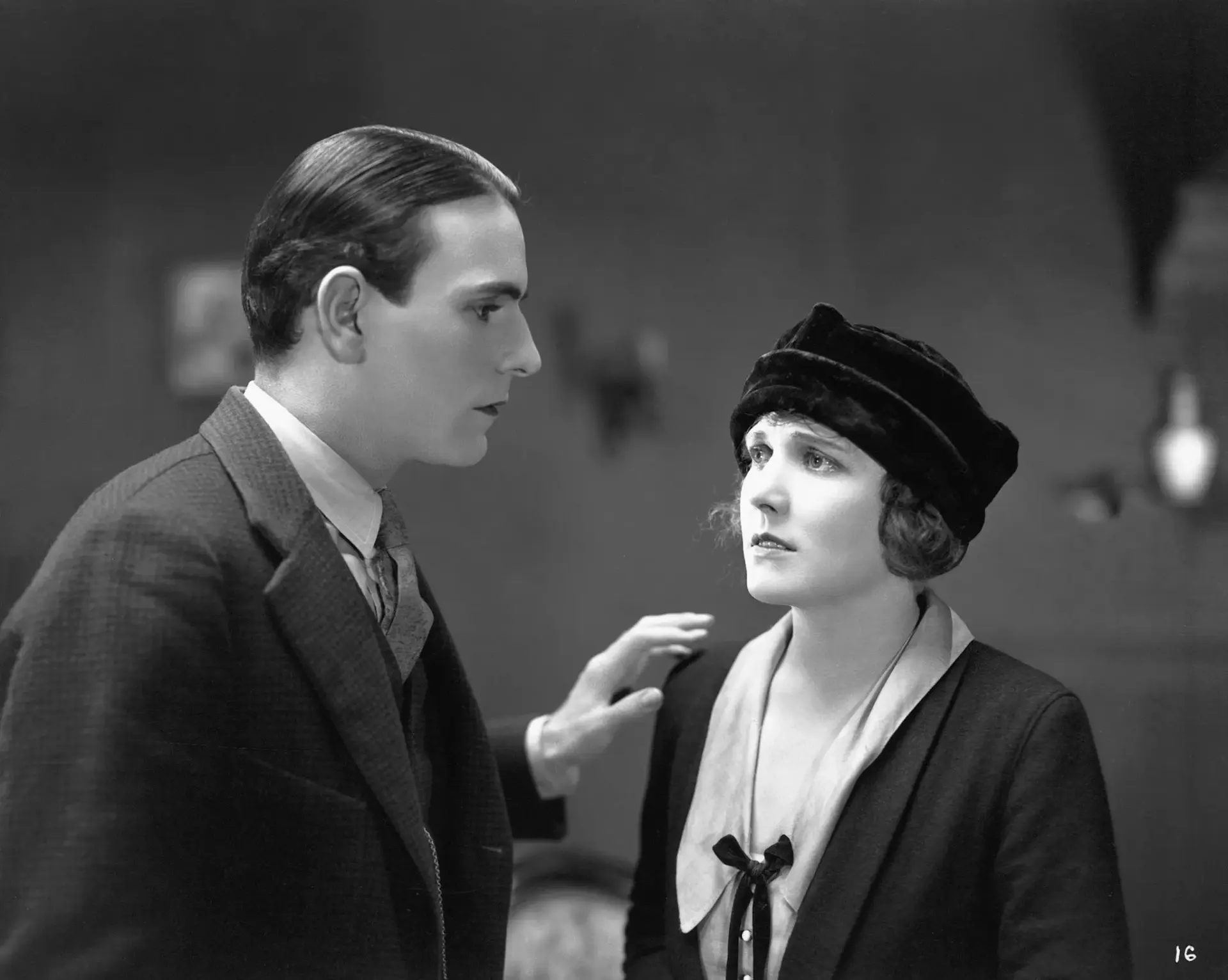 فیلم یک زن از پاریس: درام سرنوشت (A Woman of Paris: A Drama of Fate 1923)