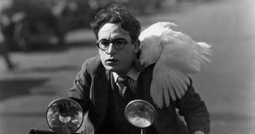 فیلم دختر خجالتی (Girl Shy 1924)
