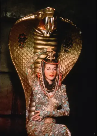 زن کبرا