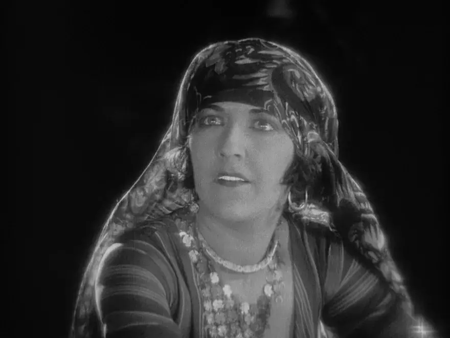 فیلم مرموز (The Mystic 1925)