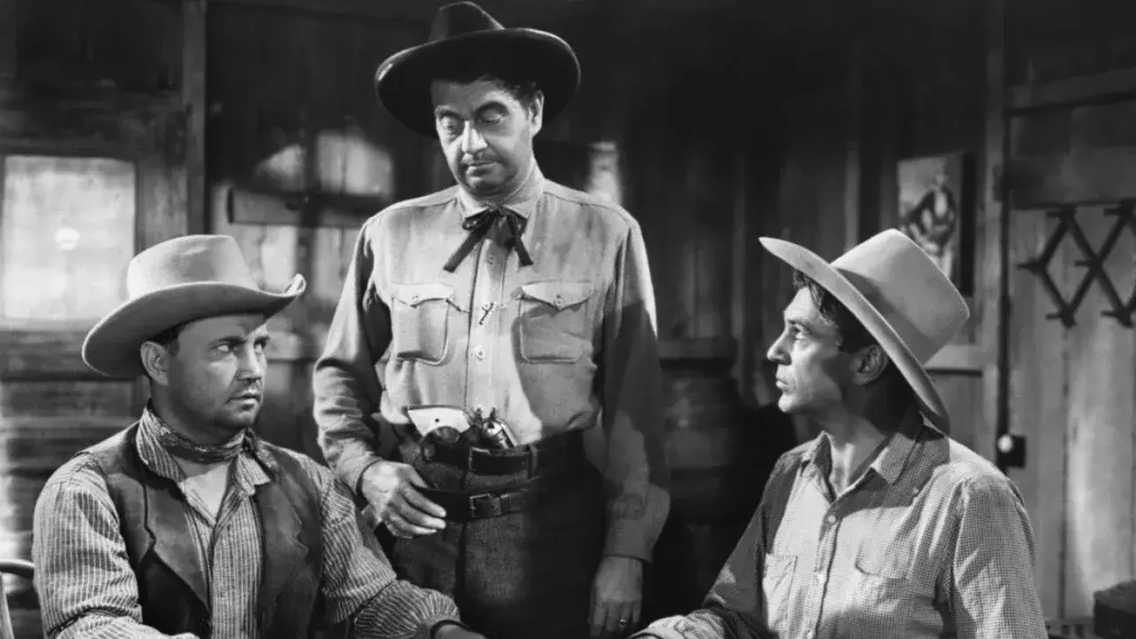 فیلم جونز از راه رسید (Along Came Jones 1945)