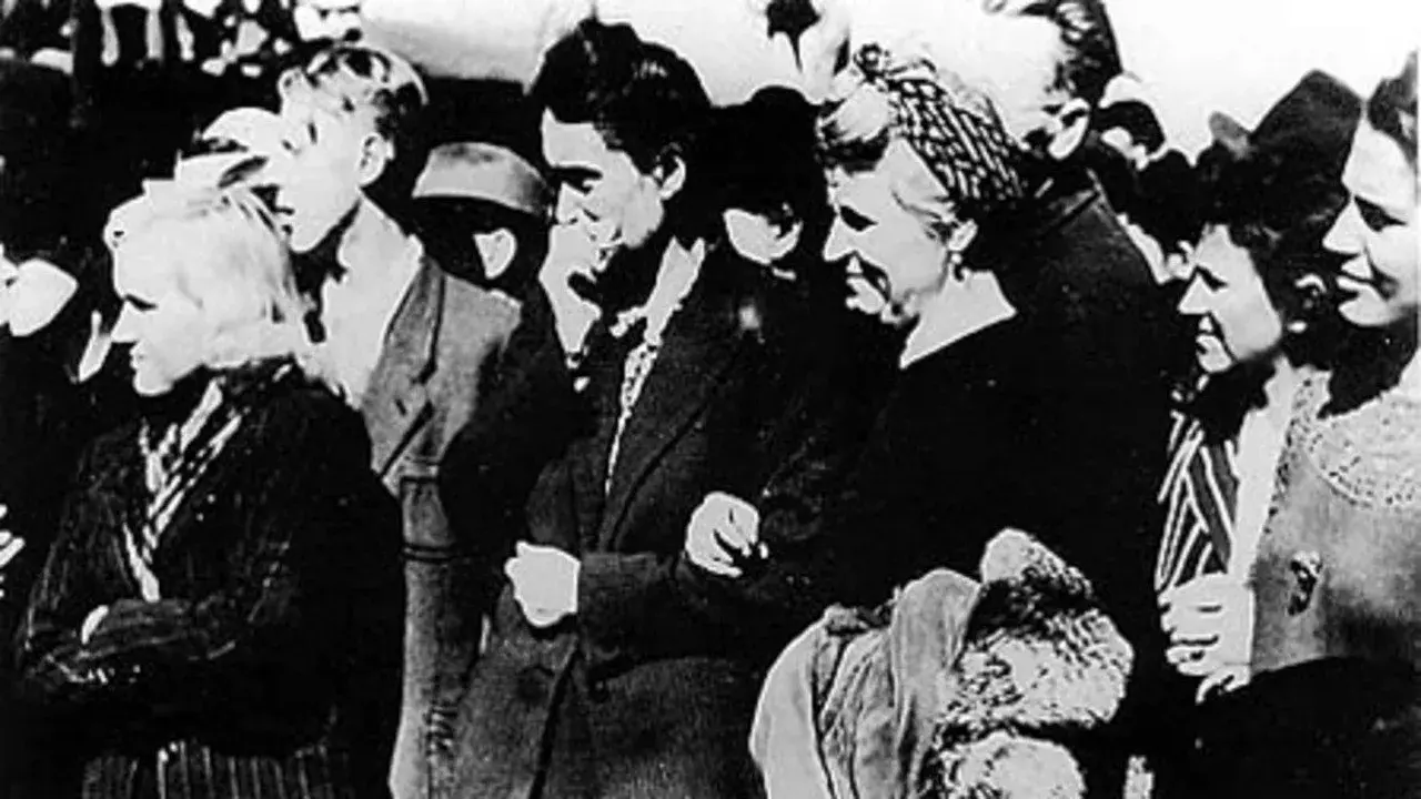 مستند آسیاب های مرگ (Death Mills 1945)