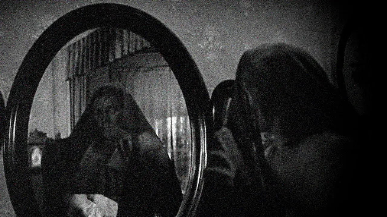 فیلم زنی که بازگشت (Woman Who Came Back 1945)