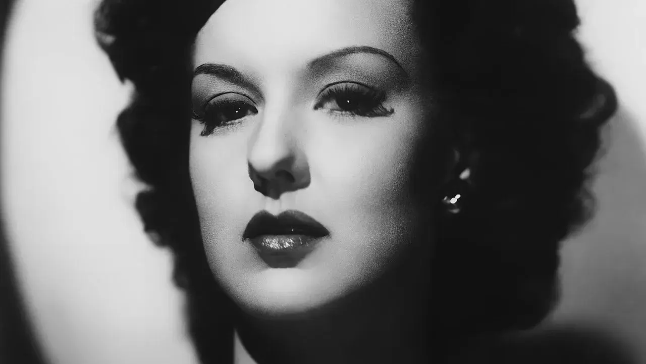 فیلم آخرین مایل کج (The Last Crooked Mile 1946)