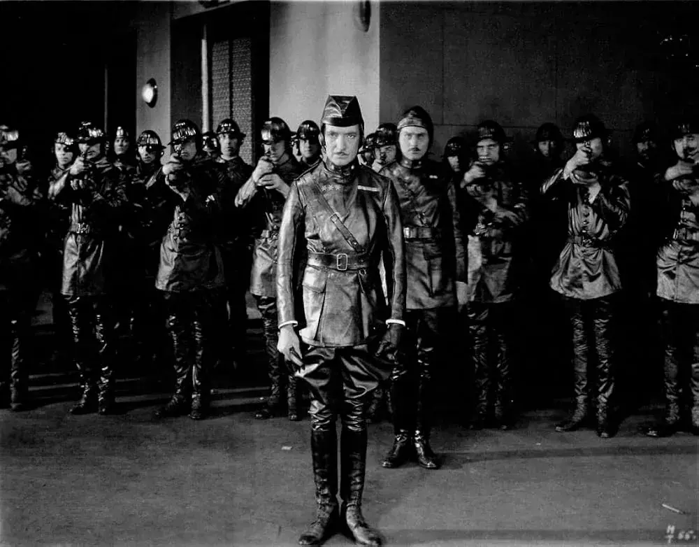 فیلم خیانت ملی (High Treason 1929)