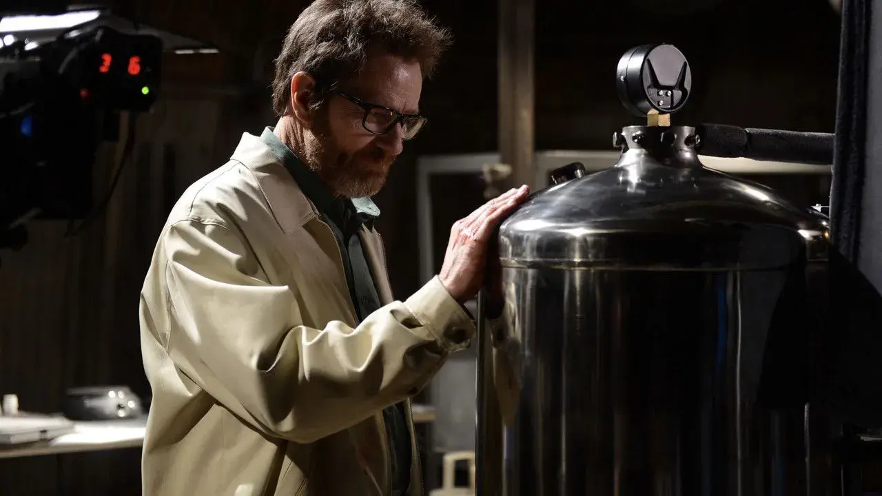 مستند بدون اقدامات نصفه نیمه: خلق فصل پایانی بریکینگ بد (No Half Measures: Creating the Final Season of Breaking Bad 2013)