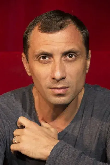 ایون گروسو