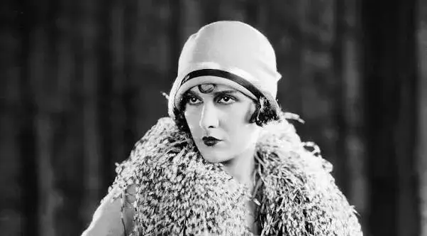 فیلم دنیای تبهکاران (Underworld 1927)