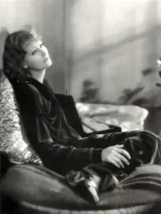 بوسه 1929