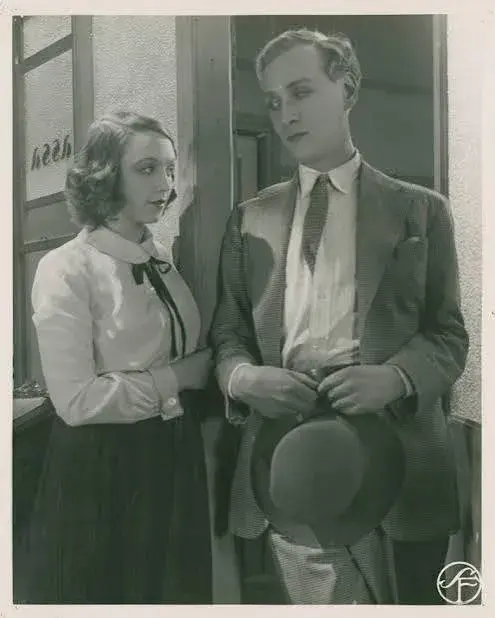 فیلم به خاطر او (For Her Sake 1930)