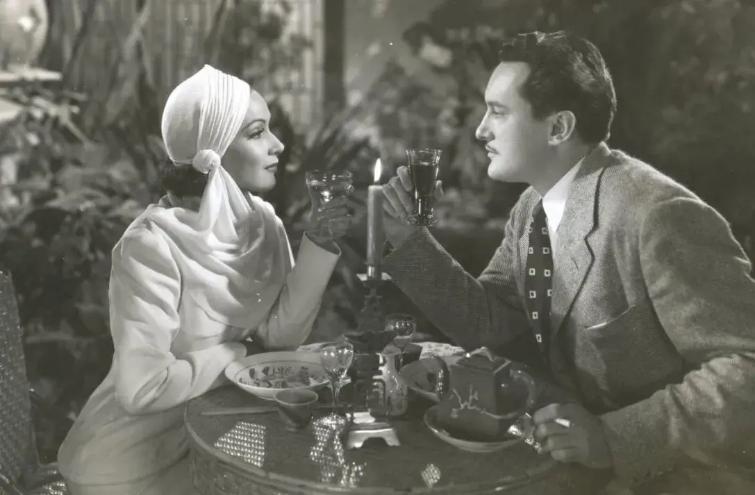 فیلم منطقه بین المللی (International Settlement 1938)