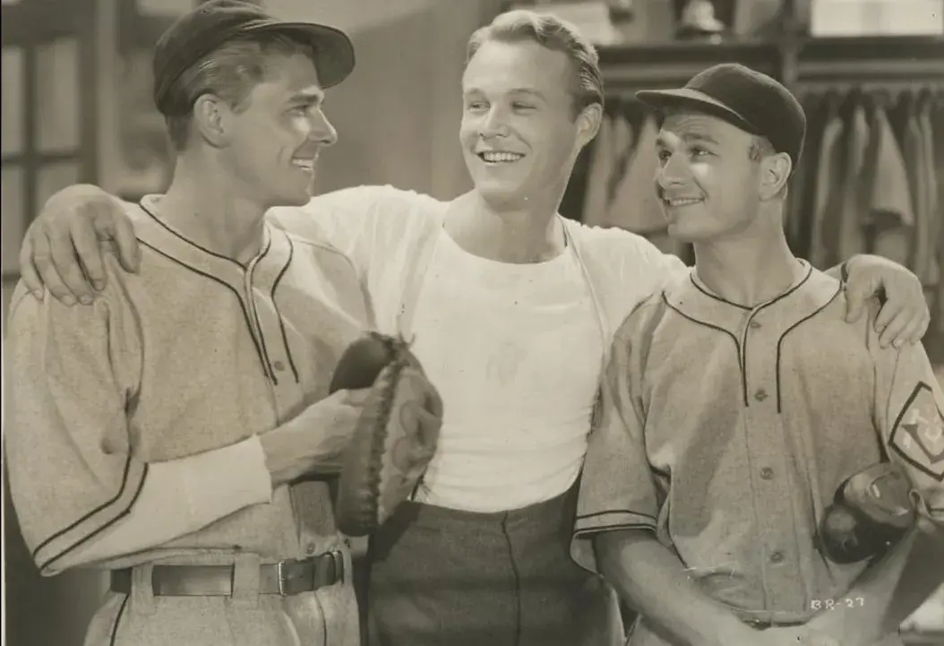 فیلم برادر موش (Brother Rat 1938)