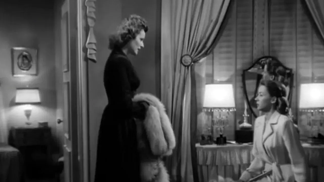 فیلم راز یک زن (A Woman's Secret 1949)
