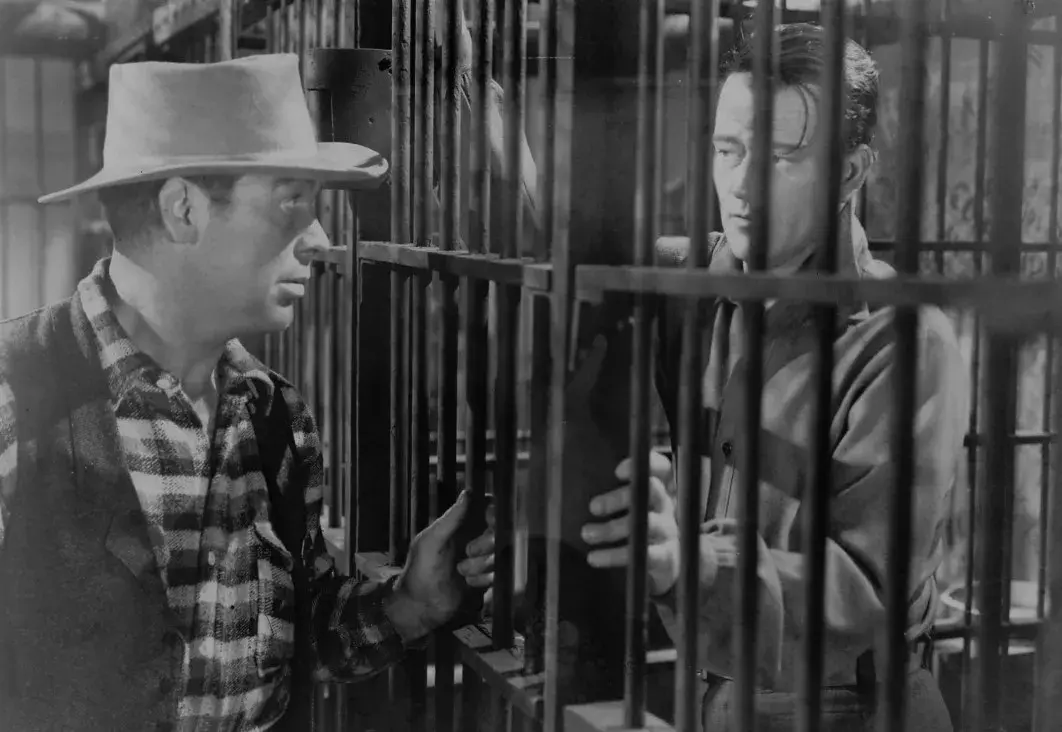 فیلم غارتگران (The Spoilers 1942)