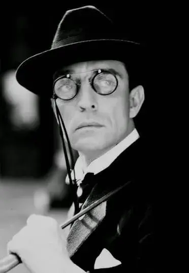 فیلم راحت حرف بزن (Speak Easily 1932)