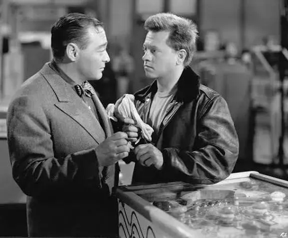 فیلم شن روان (Quicksand 1950)