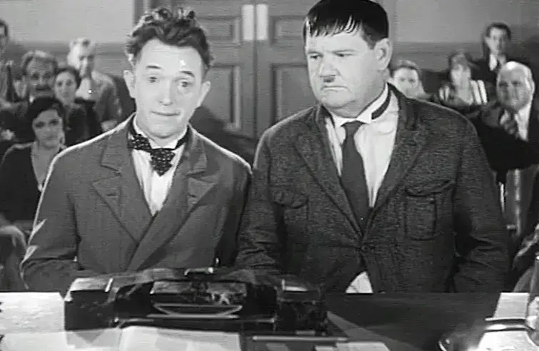 فیلم زود گمشید بیرون (Scram! 1932)