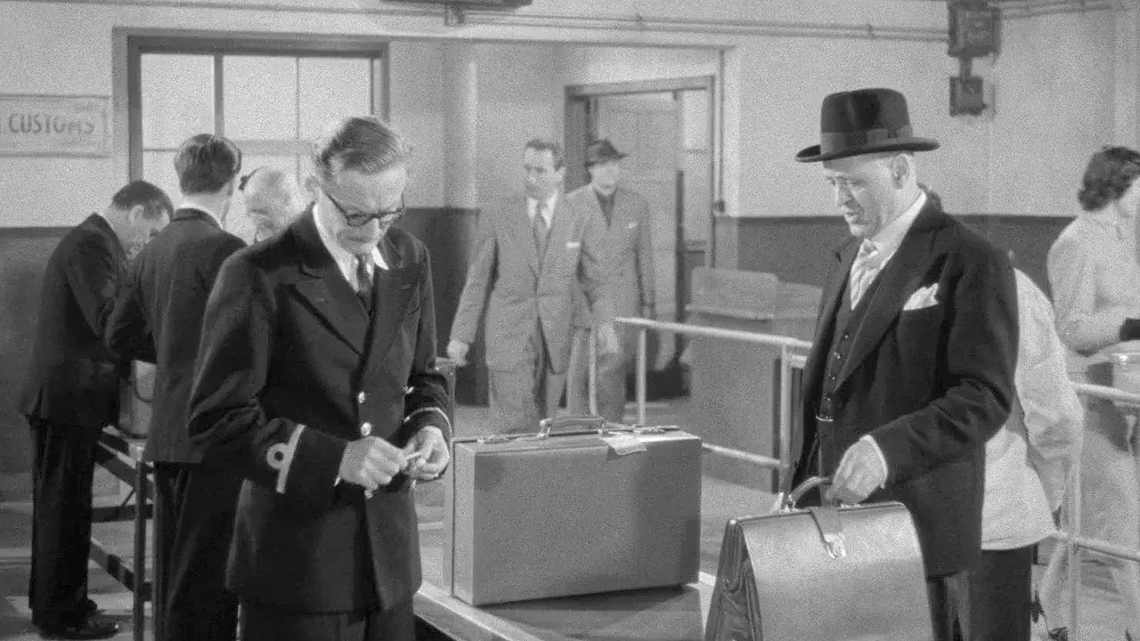 فیلم بی گناهان در پاریس (Innocents in Paris 1953)