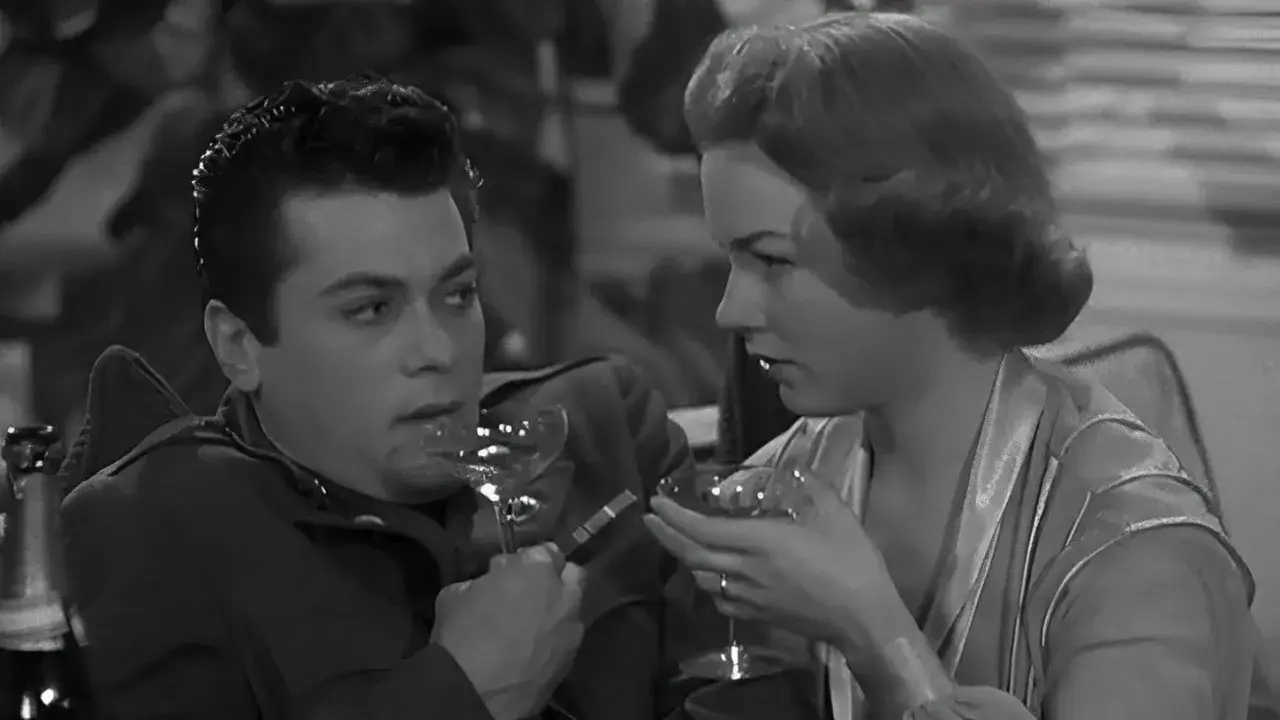 فیلم جایی برای داماد نیست (No Room for the Groom 1952)