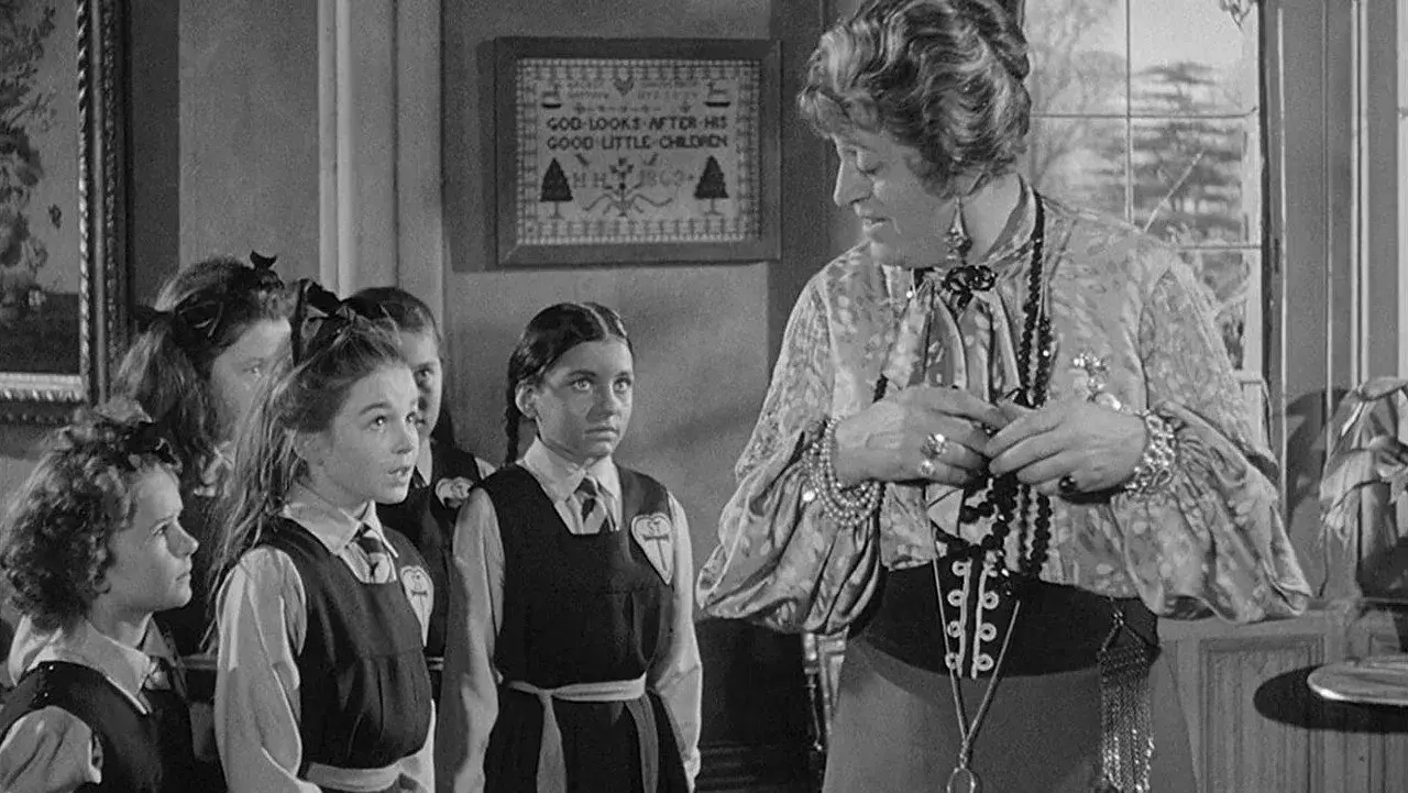 فیلم دختران بِلِس مدرسه سنت تِرینیان (The Belles of St Trinian's 1954)
