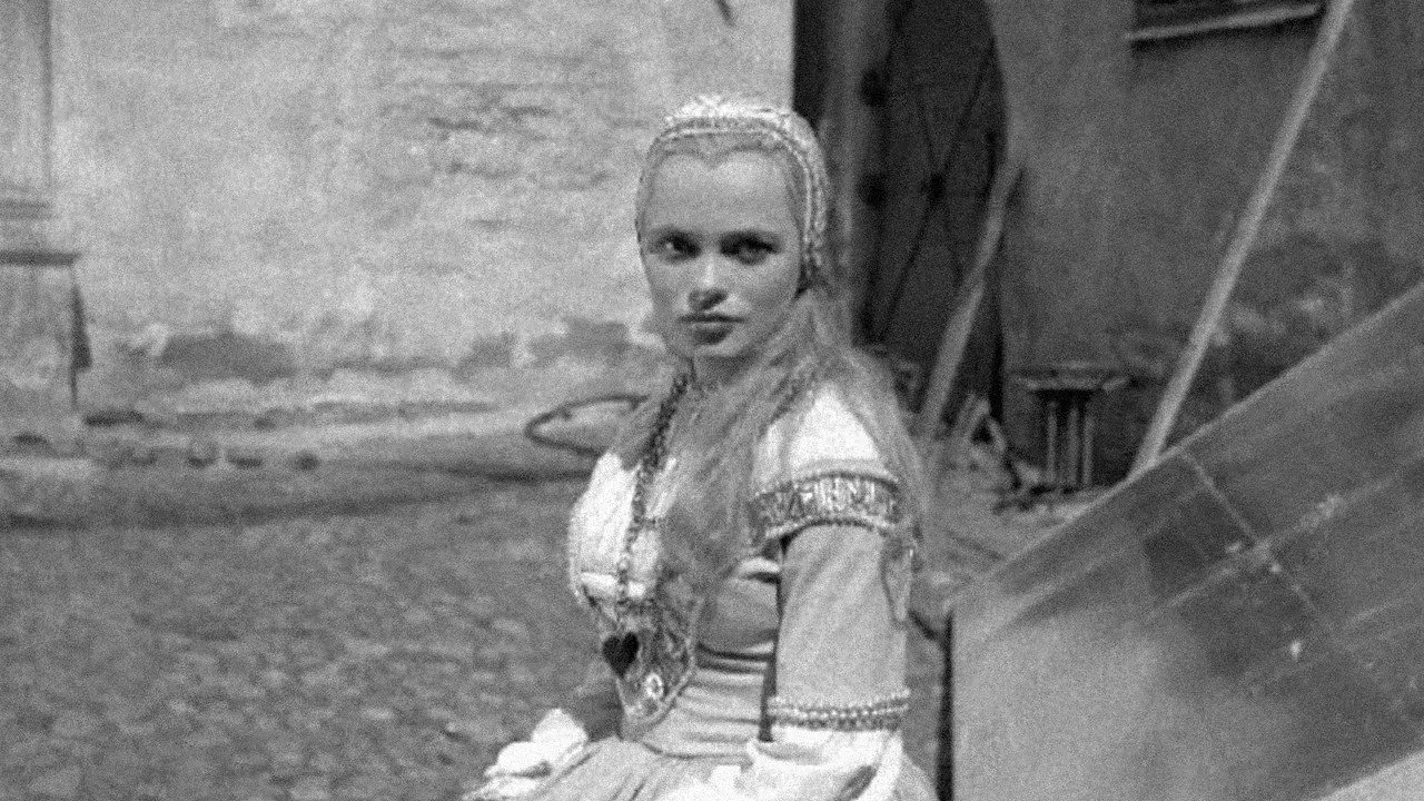 فیلم سوئدی کارین مونسدوتر (Karin Månsdotter 1954)