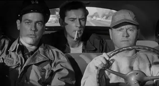 فیلم در جاده‌ای پرپیچ‌وخم (Drive a Crooked Road 1954)