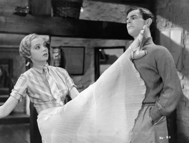 فیلم همیشه سبز (Evergreen 1934)
