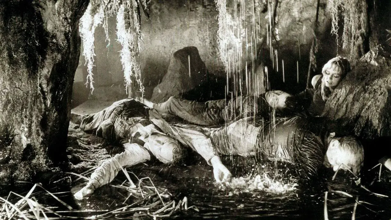 فیلم حمله زالوهای غول پیکر (Attack of the Giant Leeches 1959)