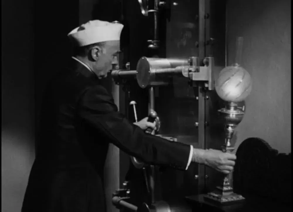 فیلم رعد در شرق (Thunder in the East 1952)