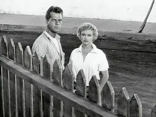 فیلم برخورد در شب (Clash by Night 1952)