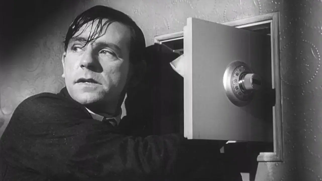 فیلم مرد نادرستی بود (There Was a Crooked Man 1960)