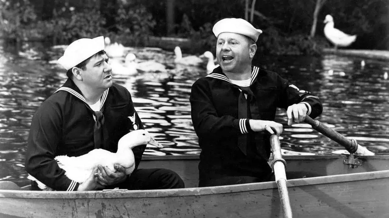 فیلم همه چیز عالیه (Everything's Ducky 1961)