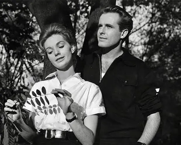 فیلم مأمور به عشق (Ordered to Love 1961)