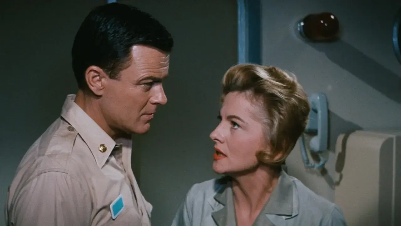 فیلم سفر به قعر دریا (Voyage to the Bottom of the Sea 1961)