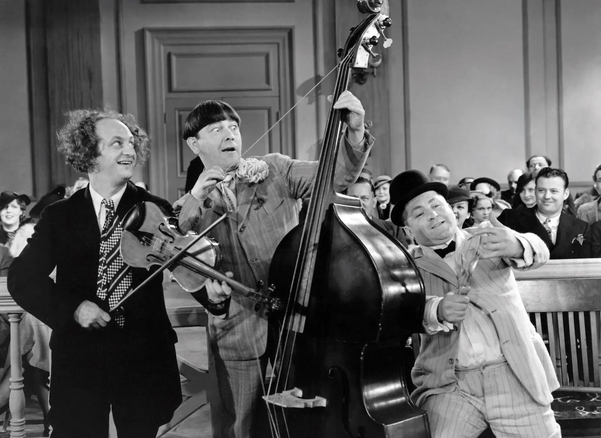 فیلم آشوب در دادگاه (Disorder in the Court 1936)