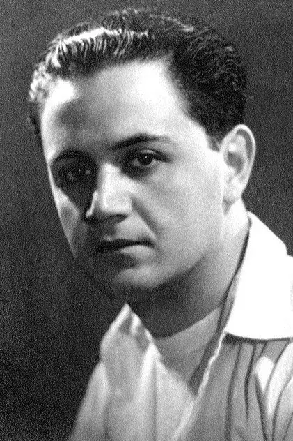 منوس هاتزیداکیس