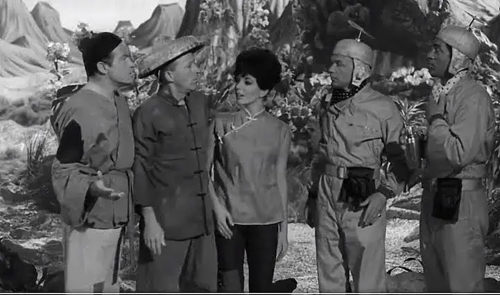 فیلم جاده هنگ کنگ (The Road to Hong Kong 1962)