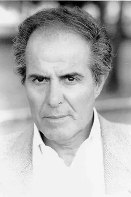 پیرو لری