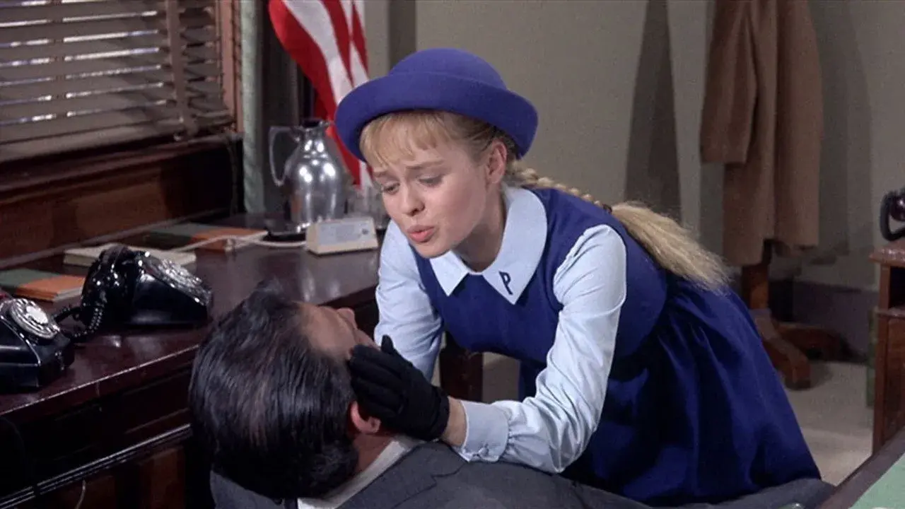 فیلم 13 دختر ترسیده (13 Frightened Girls 1963)
