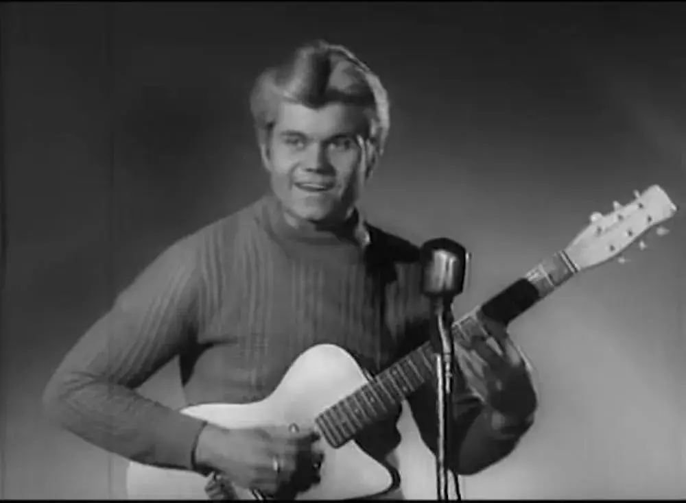 فیلم گیتار وحشی (Wild Guitar 1962)
