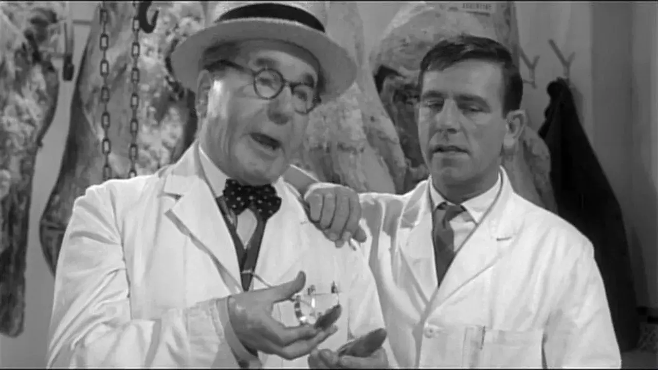 فیلم قصاب باشی (A Stitch in Time 1963)