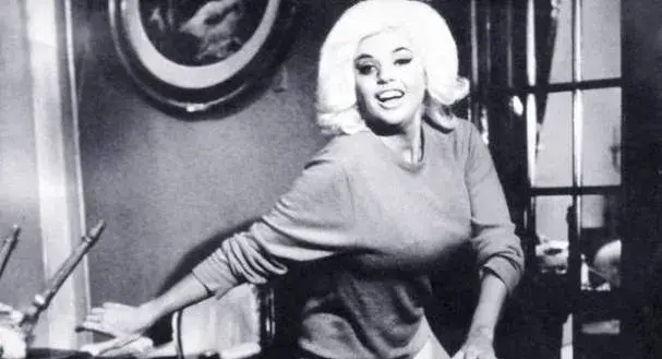 فیلم یکی دیگری را می‌ خورد (Dog Eat Dog! 1964)