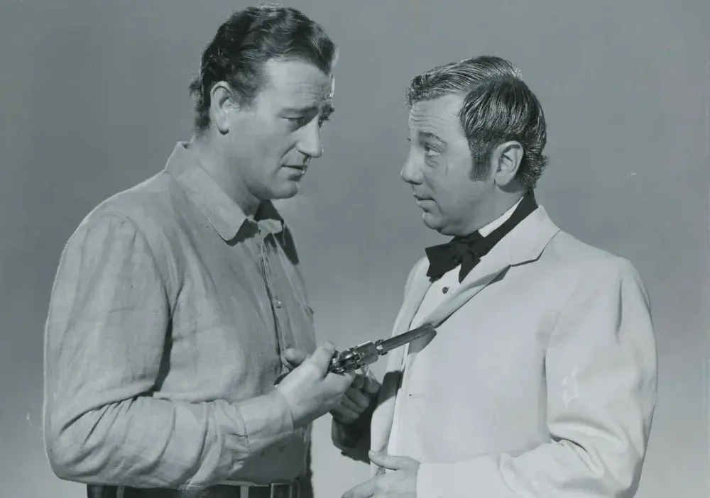 فیلم رد کشتی رد ویچ (Wake of the Red Witch 1948)