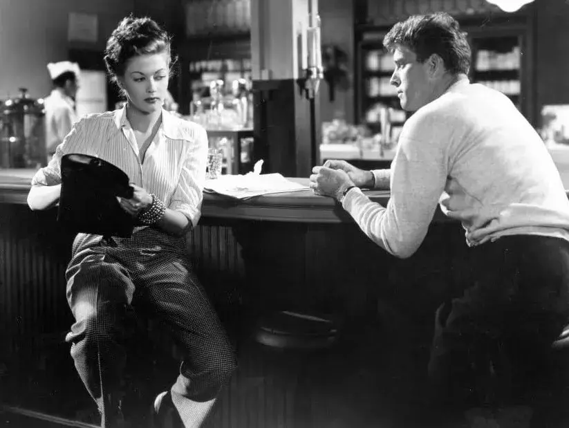 فیلم مسیر متقاطع (Criss Cross 1949)
